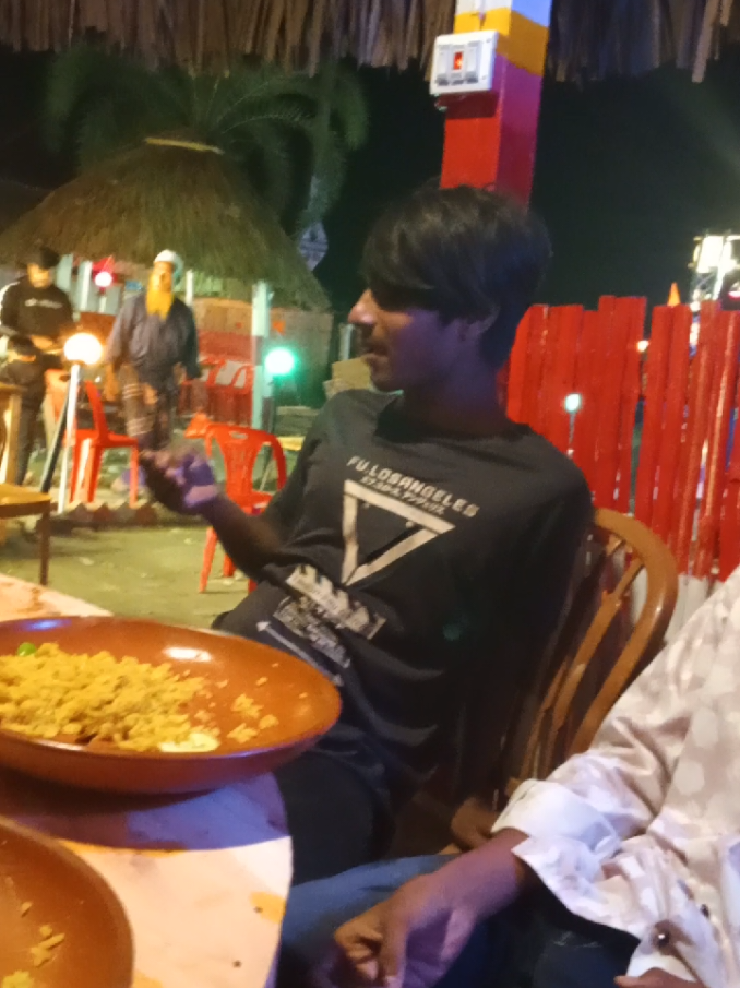 খেতে বসলে আমার বন্ধুর অবস্হা😁😁