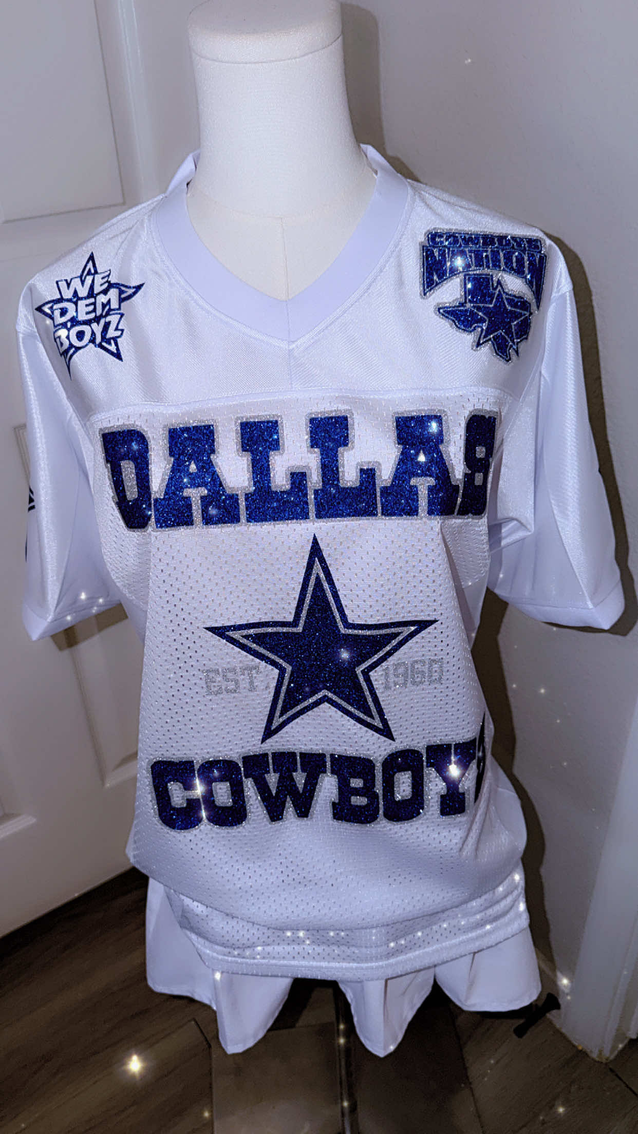 Custom Dallas cowboys Glitter Jersey🥰💙blue glitter outlined with silver 🩶 who’s next!! 🏈 dm to order ⭐️ I can do other teams as well! Message for info ‼️ Shipping available  ✈️   #dallascowboysfans #jerseys #wedemboyz #blue 