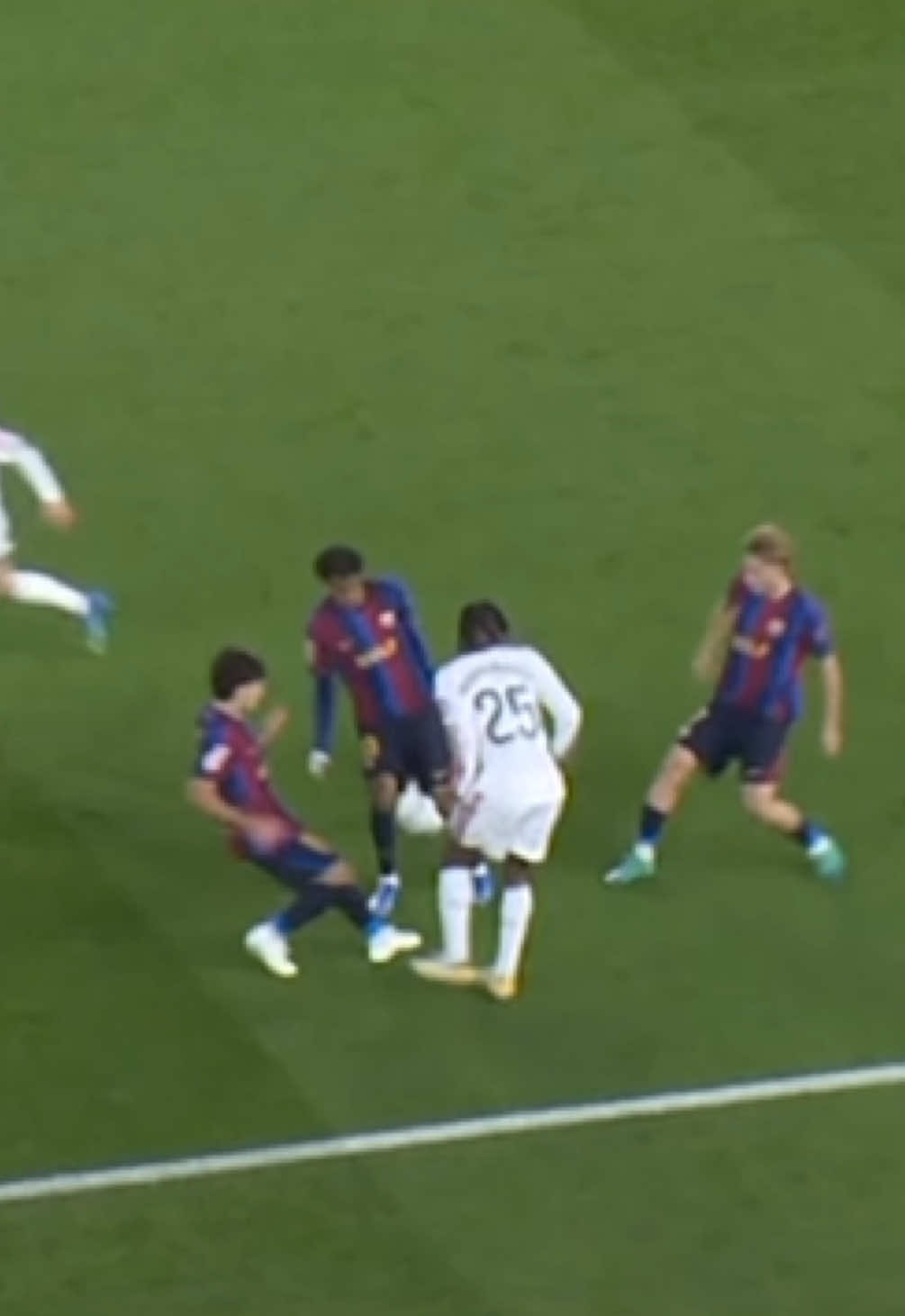 🤌 @Yandiomande 🤌 #RealMadrid #ElClásico #LaLigaHighlights