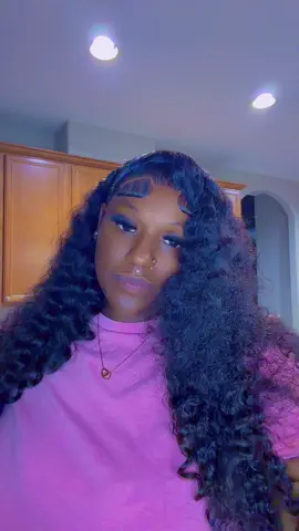 13x6 had lace 250% density very full no shedding and no smell. I love this hair! 