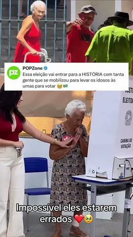 Essa eleição vai entrar para a HISTÓRIA com tanta gente que se mobilizou para levar os idosos às urnas para votar!  Neste domingo (25), familiares e pessoas de diferentes partes do Brasil fizeram questão de acompanhar idosos até os locais de votação, inclusive aqueles que não haviam participado do primeiro turno. ❤️ #brasil #politica #eleicoes #fyp 
