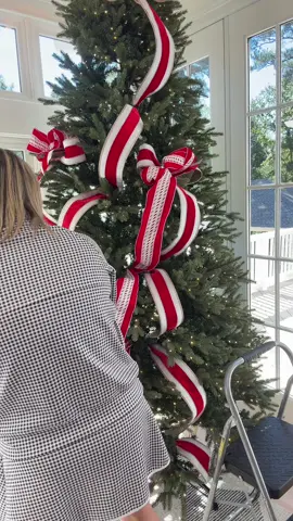 I always start my Christmas trees with ribbon first. Let’s start my Santa tree that is in my kitchen. I didn’t end up finishing this yesterday but we will get it done this week 🧑🏻‍🎄 #howtodecorateachristmastree #christmasribbon #christmasdecorating #christmastree #christmascountdown 