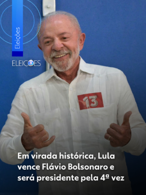 #Eleição2026 - Em uma eleição acirrada marcada por uma virada inédita, Luiz Inácio Lula da Silva (PT) foi reeleito neste domingo (25) presidente da República e conquistou seu quarto mandato à frente do Palácio do Planalto. A confirmação da vitória de Lula foi feita pelo sistema do Tribunal Superior Eleitoral (TSE), às 21h08, quando 97% das urnas já tinham sido apuradas. Àquela altura, Lula tinha 51,74% e Flávio tinha 48,26%. Às vésperas de completar 81 anos, o que ocorrerá na próxima terça-feira (27), o petista se tornou, ao derrotar Flávio Bolsonaro (PL), o primeiro presidente da história do Brasil a ser eleito quatro vezes pelo voto popular. A quarta vitória ocorre mais de duas décadas depois de chegar ao poder pela primeira vez, em 2002. A virada histórica se deu após uma forte mobilização da campanha do petista, nas ruas e nas redes sociais. No quarto mandato, Lula terá grandes desafios, como lidar com uma forte oposição no Congresso Nacional e equilibrar as contas públicas após ampliar benefícios durante campanha eleitoral e prometer reforçar programas sociais. Um dos fundadores do PT, Lula foi eleito presidente em 2002, reeleito em 2006 e voltou ao Planalto em 2023, após vencer Jair Bolsonaro, pai de Flávio, nas eleições de 2022. Leia mais no #g1 #g1eleições #política #lula #tiktoknotícias