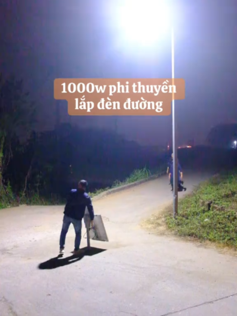 Đèn năng lượng mặt trời lắp sân vườn#kienreview #review #phamvinh99 #VULACI #tpsolar #dennangluongmattroi #banoichatchoi #thuancon #vuondaotuanviet