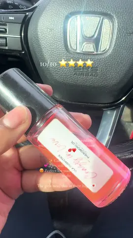 A little fragrance moment because smelling good is part of the self-care routine 💋💕 Would you add this to your purse essentials? #DLACosmetics #PheromoneOil #PerfumeTok #FragranceTok #PerfumeOil  
