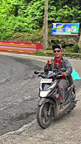 Masuk abangku kurir ramah nih 😄🤟 #tikungantirtanadisibolangit #kurir #orangbaik #expres #paket 